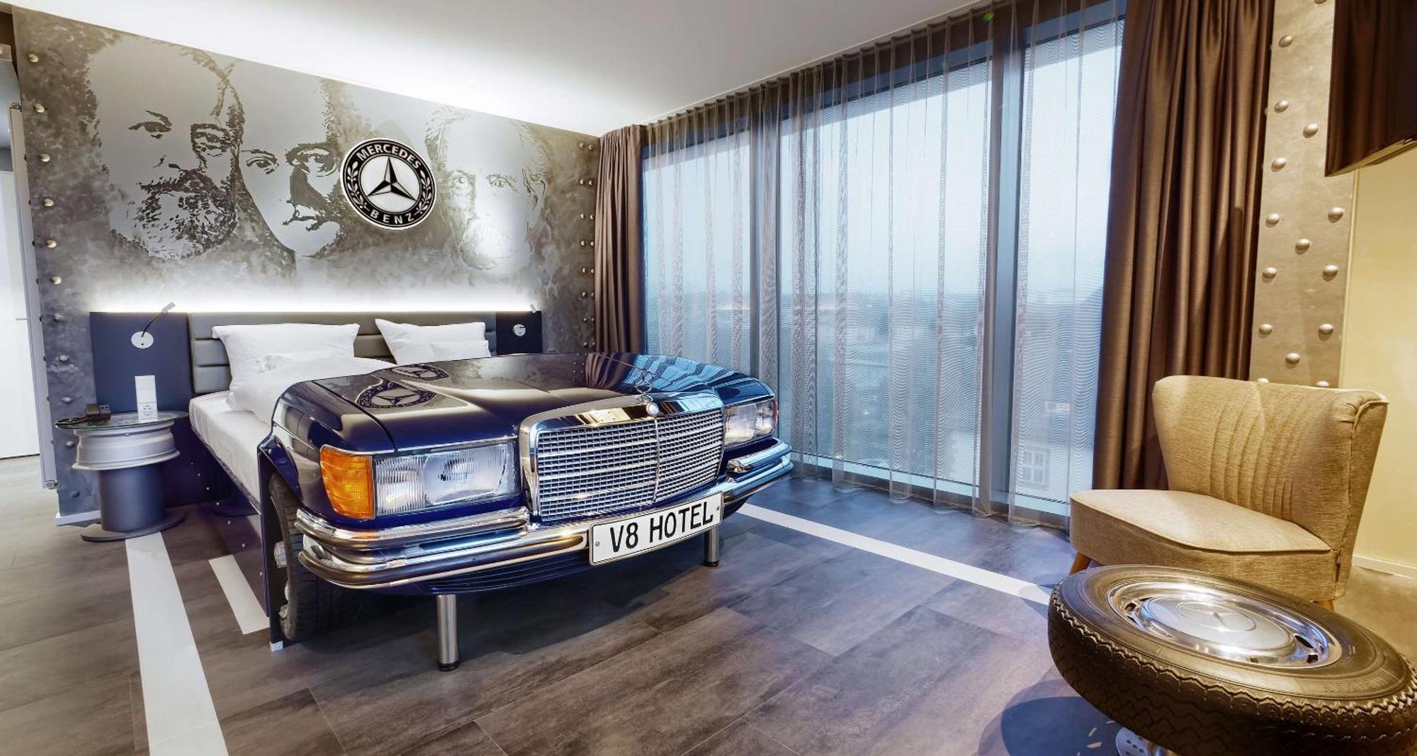 V8 Hotel Motorworld Region Stuttgart Boeblingen Exterior photo