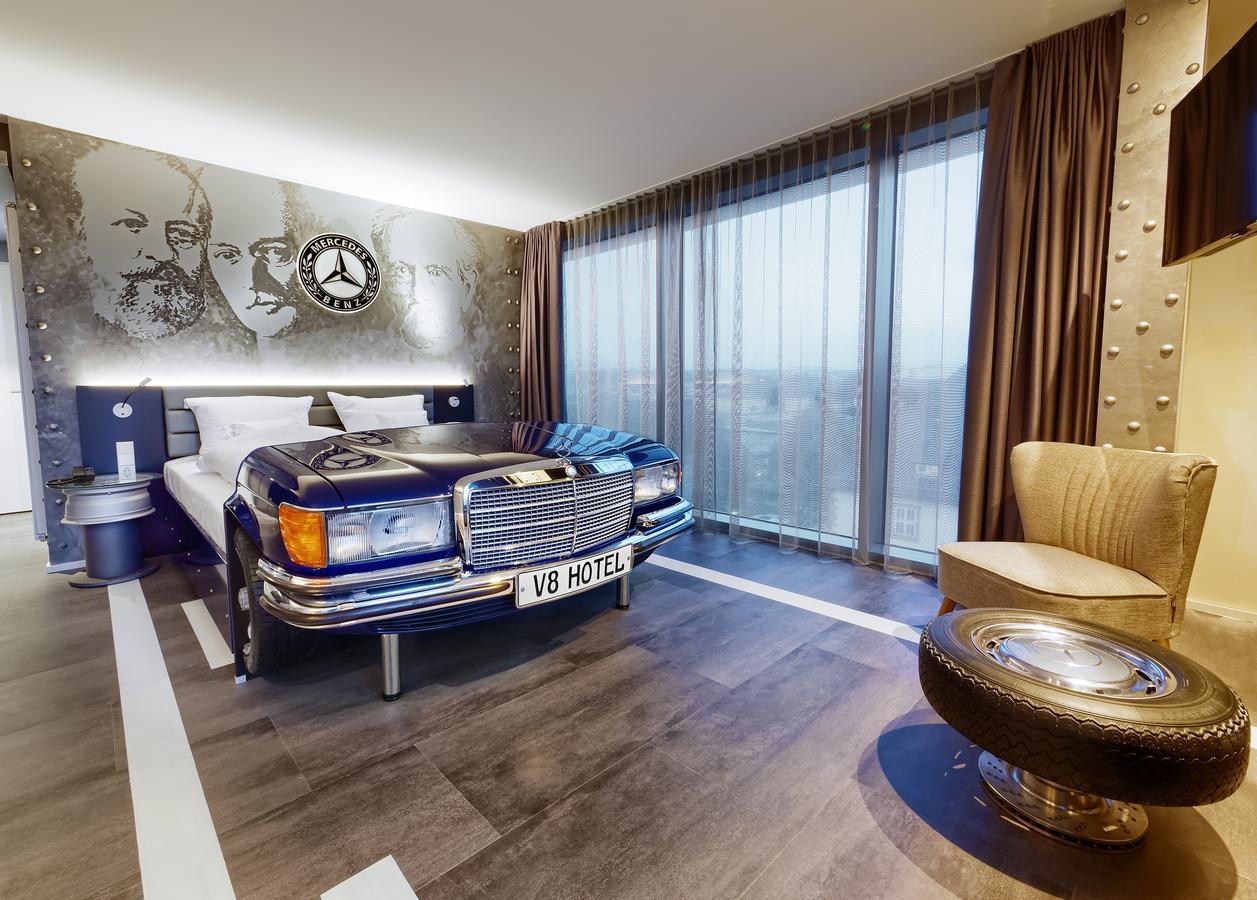 V8 Hotel Motorworld Region Stuttgart Boeblingen Exterior photo