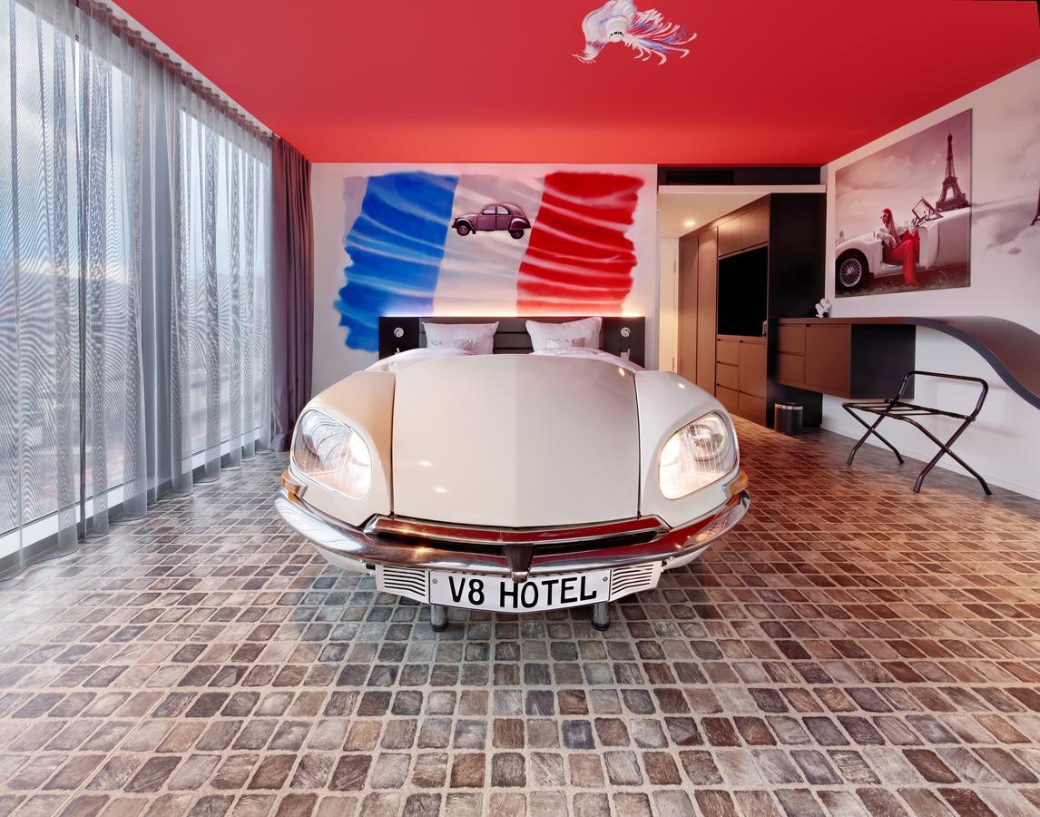 V8 Hotel Motorworld Region Stuttgart Boeblingen Exterior photo