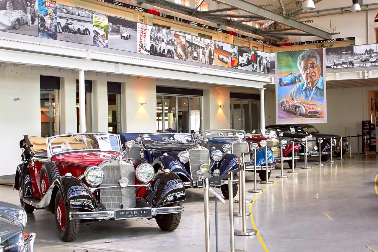 V8 Hotel Motorworld Region Stuttgart Boeblingen Exterior photo