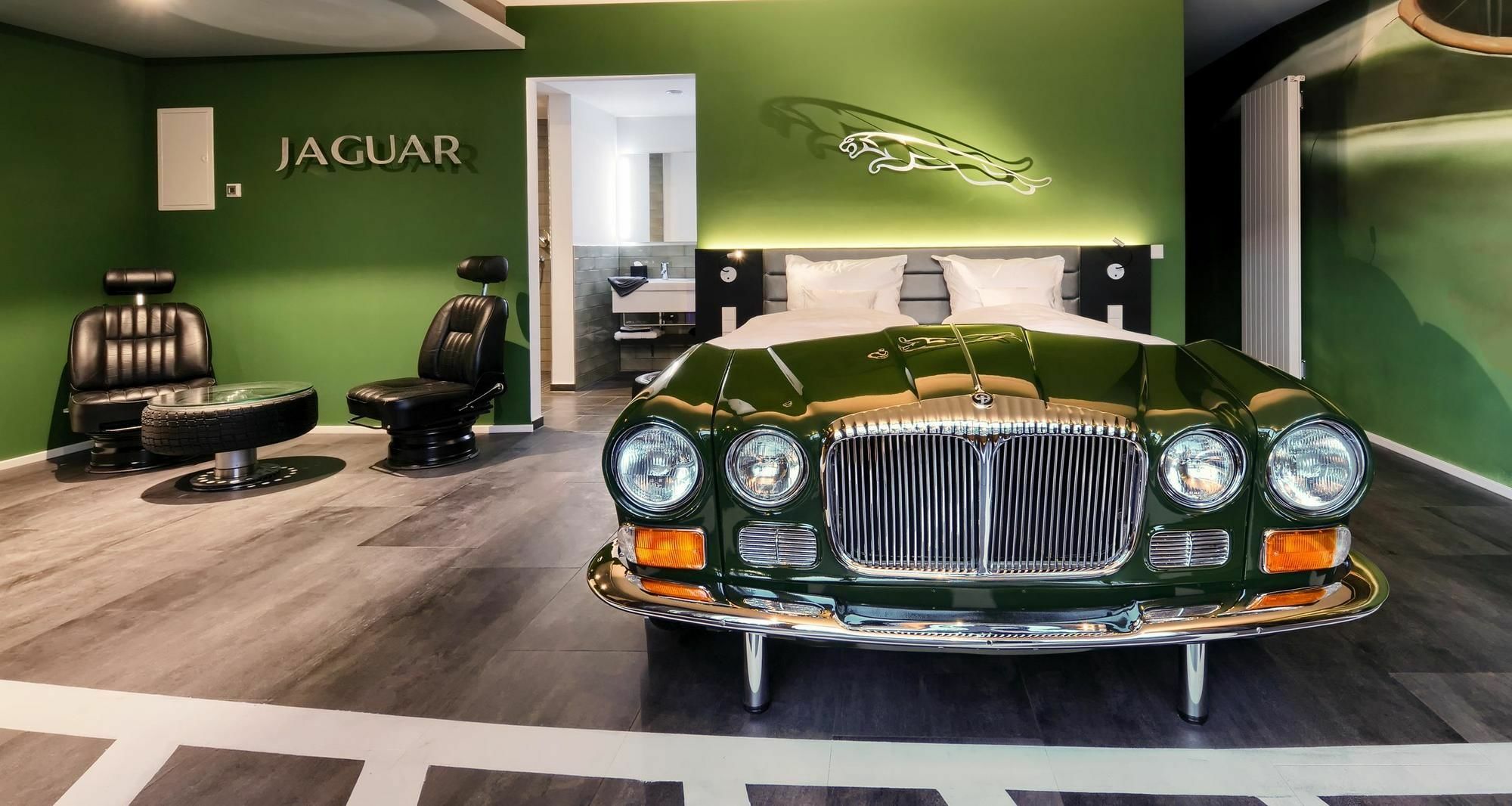 V8 Hotel Motorworld Region Stuttgart Boeblingen Exterior photo